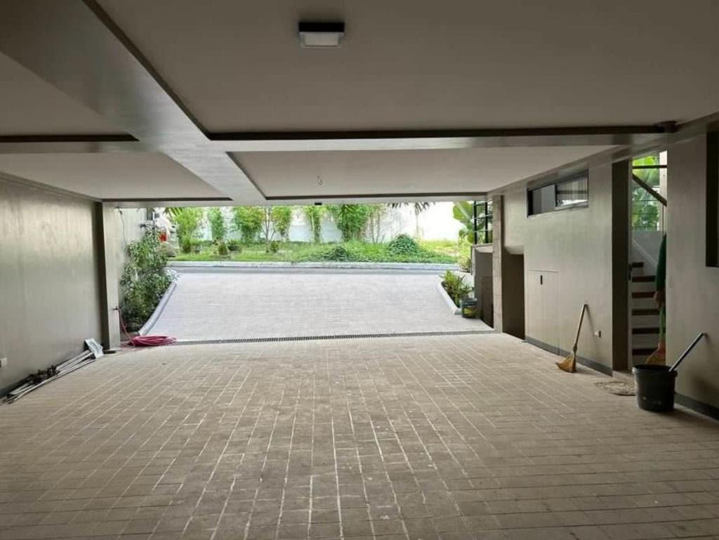 BGC Modern House