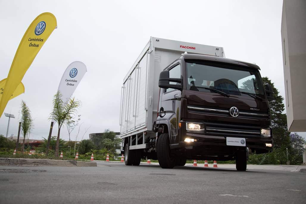 Caminhões Volkswagen Delivery são apresentados em El Salvador