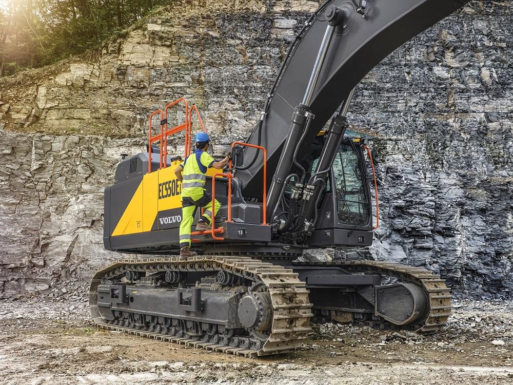 Volvo CE anuncia compromisso com metas baseadas na ciência para reduzir emissões de carbono