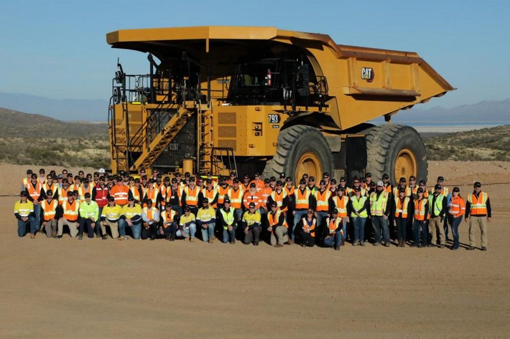Caterpillar demonstra com sucesso o primeiro caminhão de mineração de grande porte elétrico a bateria