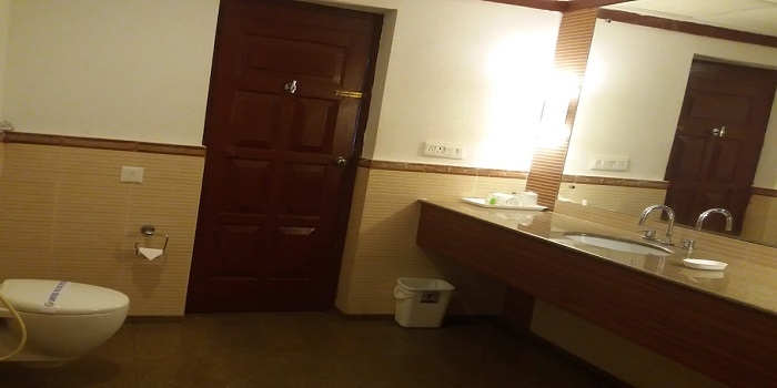 THE CHANAKYA BNR,PURI