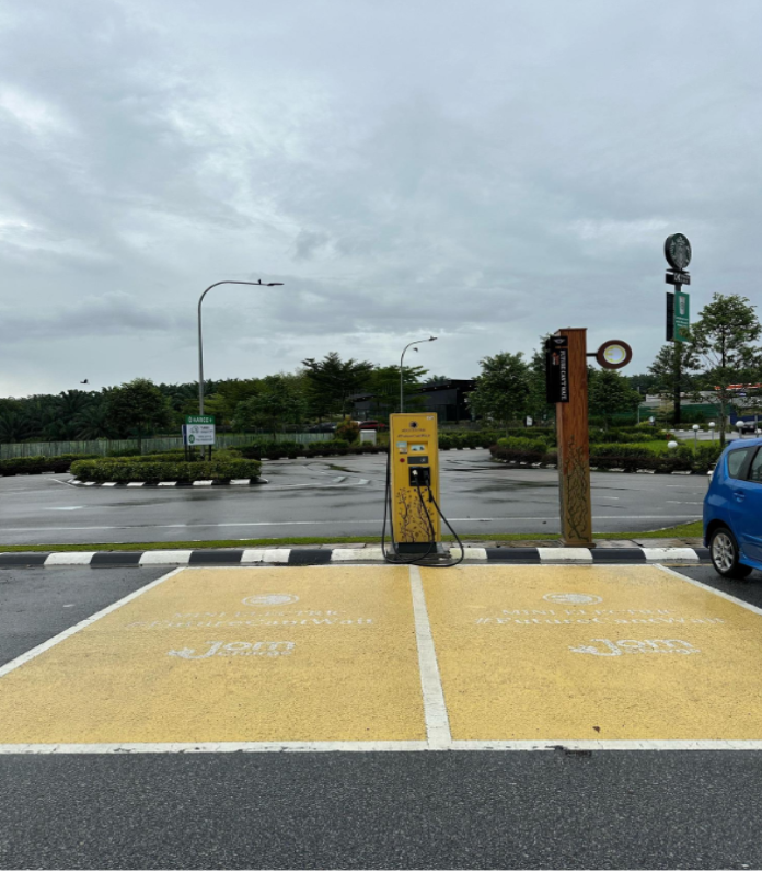 JomCharge @ R&R Skudai (50 kW DC; 22 kW AC)