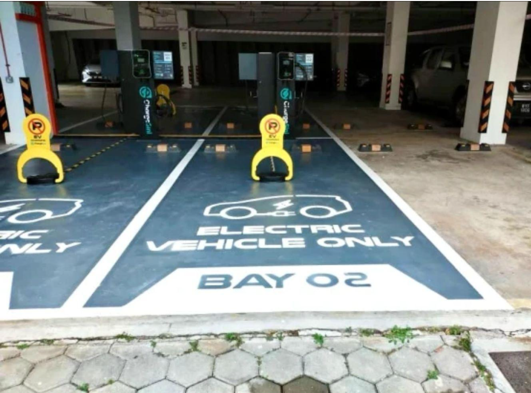 ChargeSini Station Hako Hotel JBCC