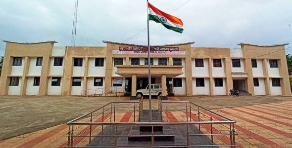 मुख्य इमारत