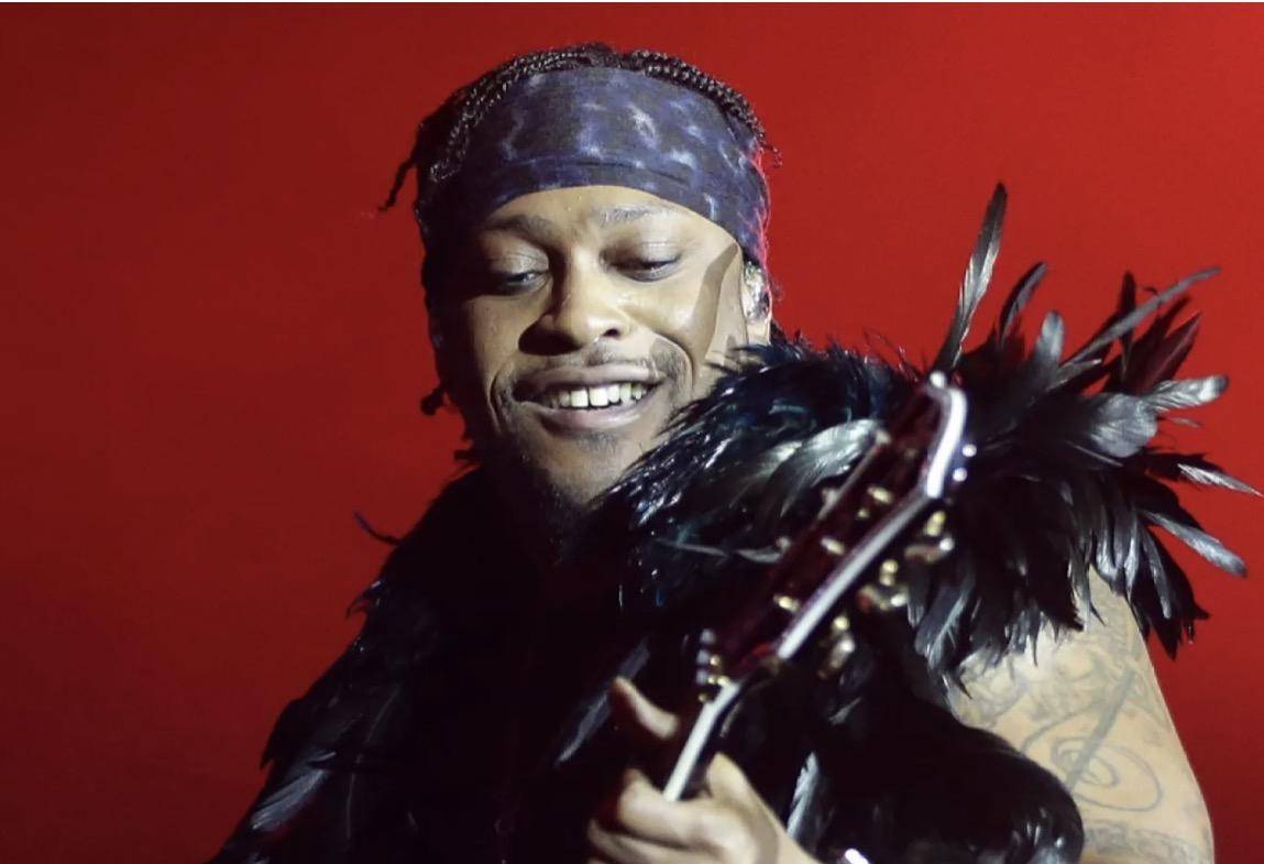 D'Angelo, Grammy-winning R&B singer, dies of cancer at 51